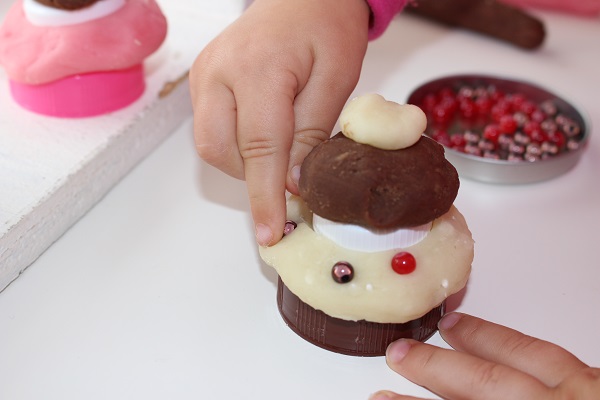 Maman Nougatine Recette de pâte à modeler maison parfumée - Maman Nougatine