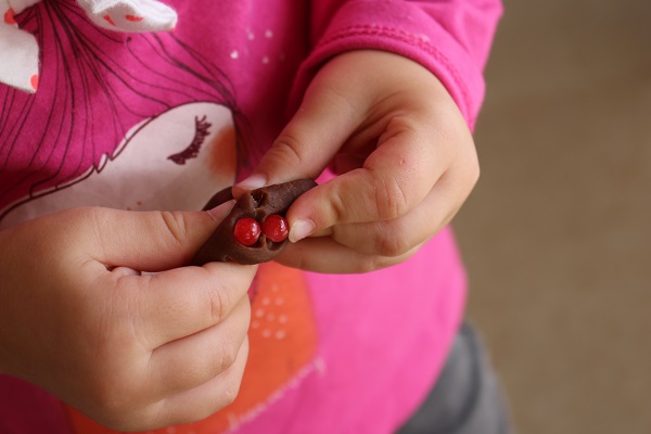 Maman Nougatine Recette de pâte à modeler maison parfumée - Maman Nougatine