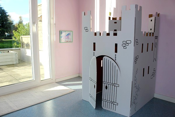 Brico recylage :Château en carton - Mamanpoule67