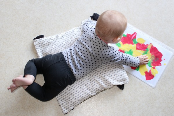 Activité peinture propre pour vos bébés. Chez nous c'était mitigé