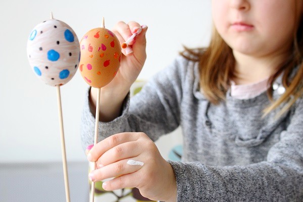 Maman Nougatine DIY: les maxi œufs surprises de Pâques. - Maman