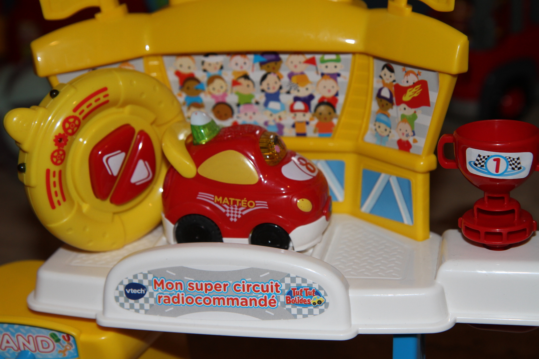 VTECH Mon Super Circuit Radiocommandé - Tut Tut Bolides pas cher