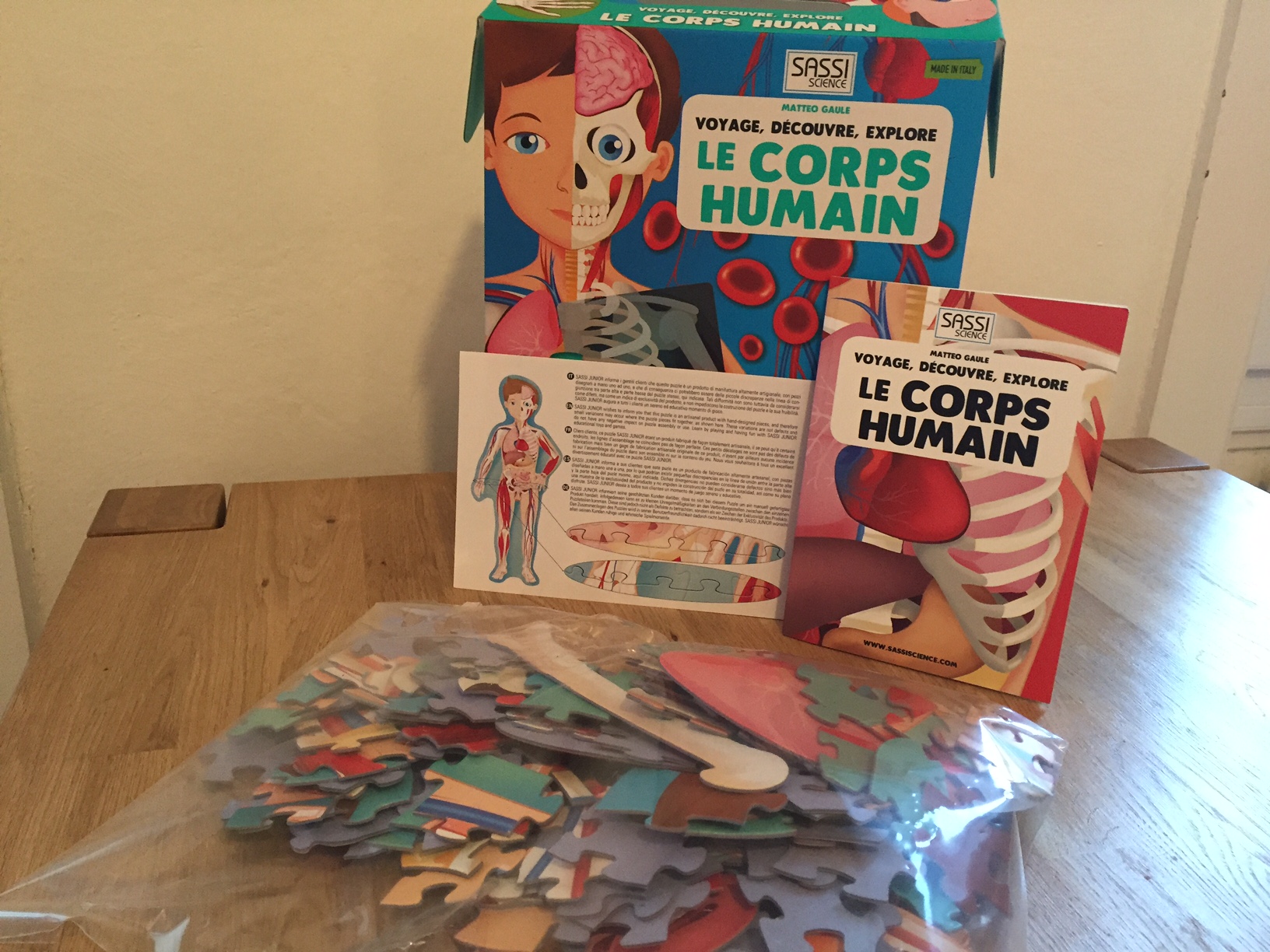 Puzzle Sassi 200 pièces Le Corps Humain + livre