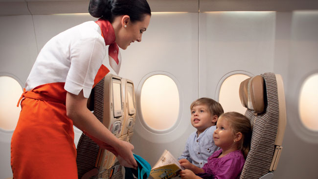 Voyage solo en avion avec des enfants