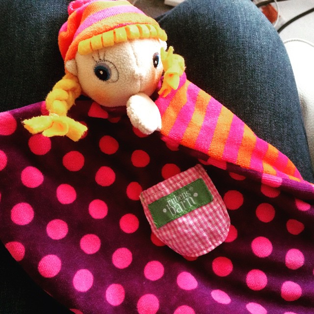 Après 1h de recherche, j'ai enfin retrouvé le Doudou de ma p'tite puce  sa sœur l'avait planqué dans sa chambre pour se l'approprier, cette p'tite coquine....  ptitebichette ptitepuce rubensbarn HandmadeHappiness