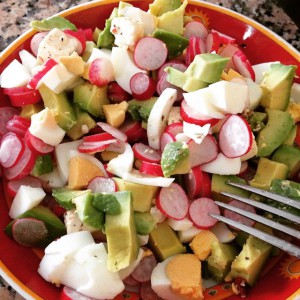 Salade du soir  radis / avocat - œuf / feta Bon app' IG saladecomposee instafood onvaseregaler